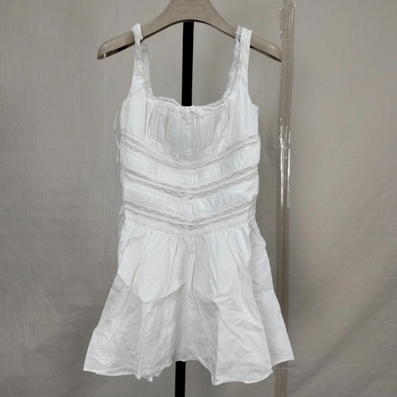 HOUSE OF CB 'Tiffani' White Lace Trim Mini Dress /sz Small US 4-6 $230 - Picture 5 of 7